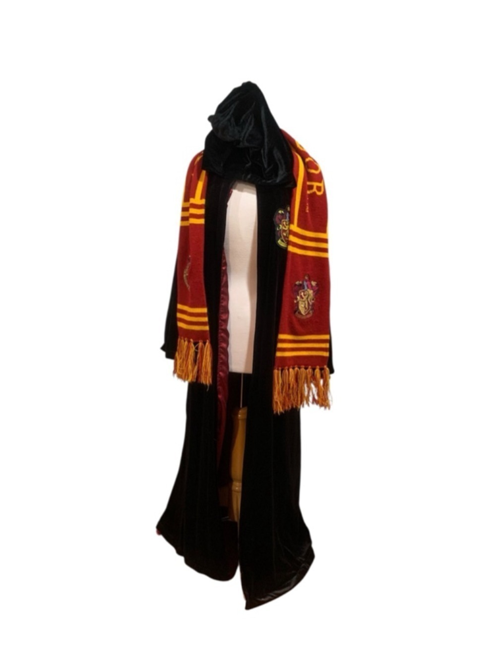 Universal Orlando Harry Potter Gryffindor Robe & Scarf One Size Black Red